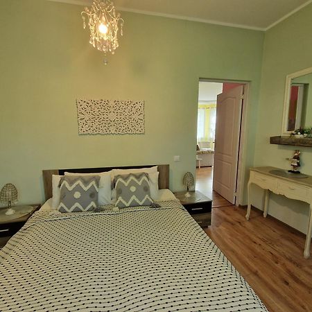 Boutigue City House With Terrace And Garden Free Parking ريغا المظهر الخارجي الصورة