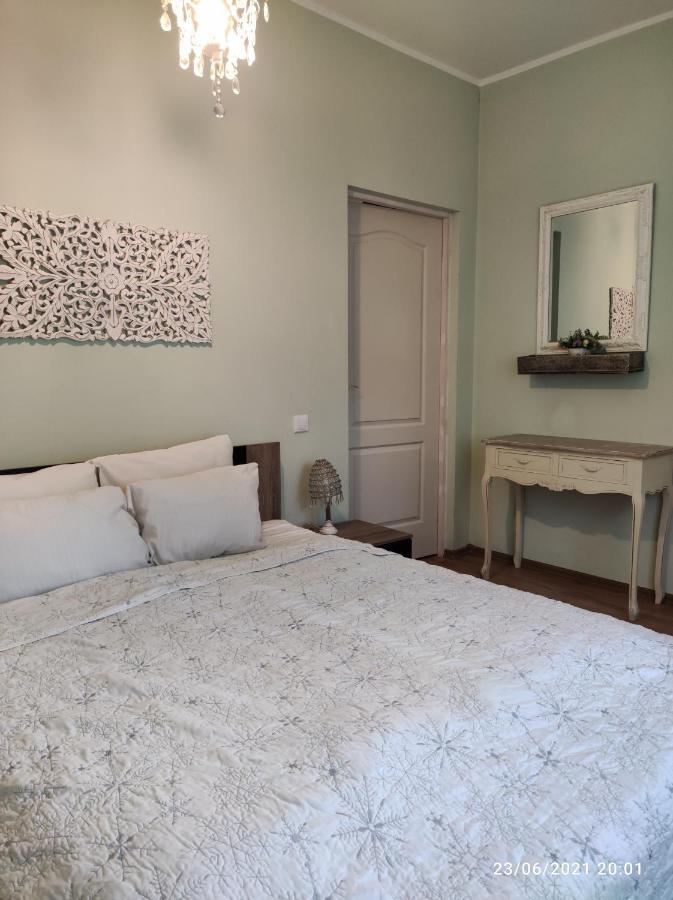 Boutigue City House With Terrace And Garden Free Parking ريغا المظهر الخارجي الصورة